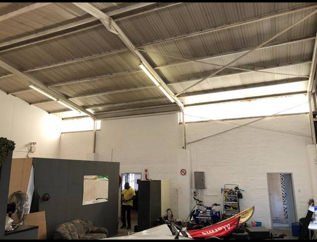 INDUSTRIAL PROPERTY TO RENT IN HENNOPSPARK
